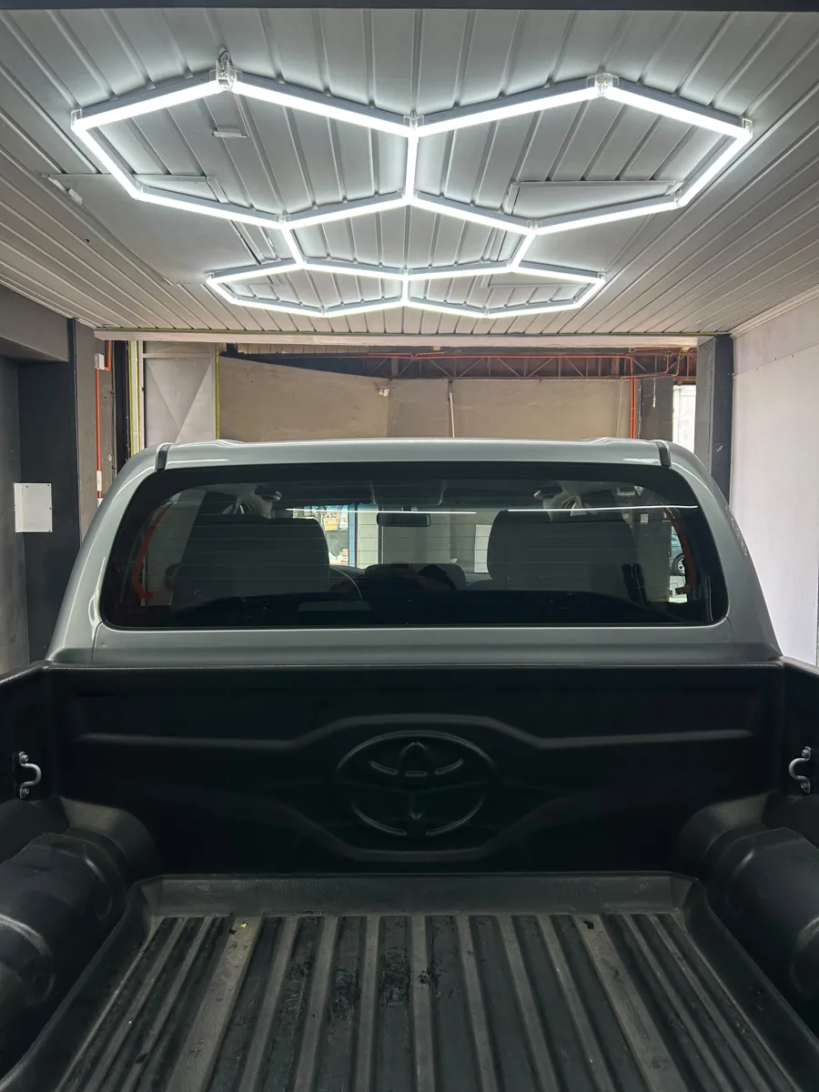 Luneta trasera de la cabina de la Toyota Hilux con lámina de seguridad de 12 micras, Santiago